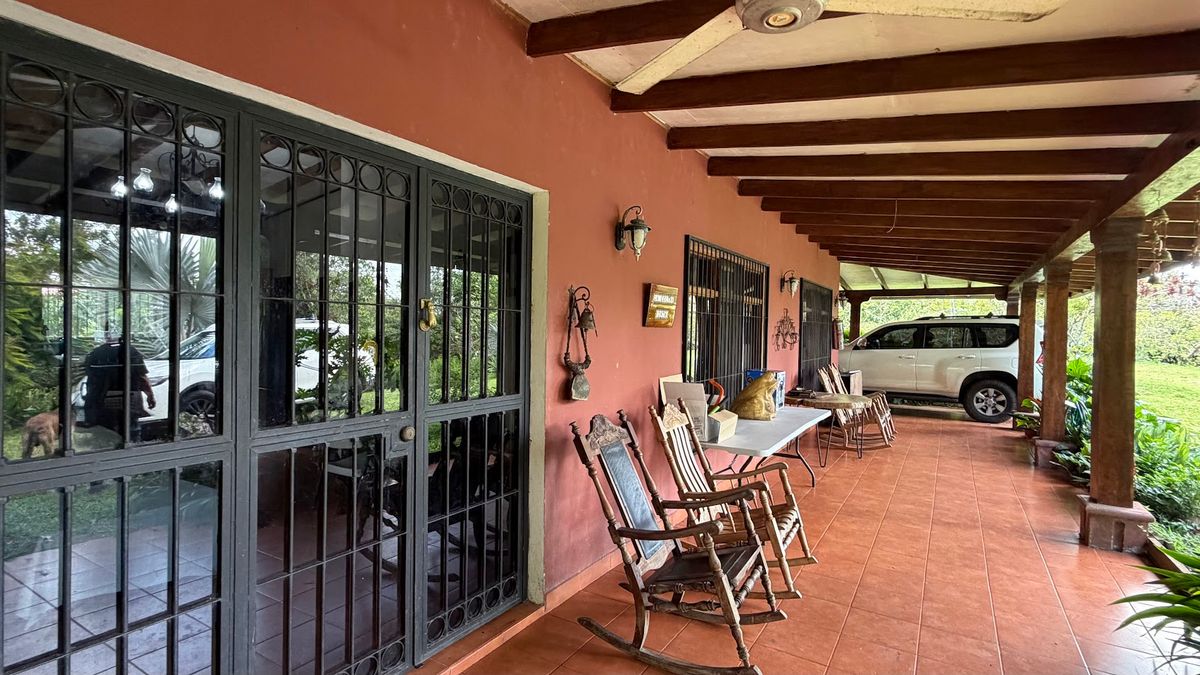 Fully Operational Livestock Development in Cuatro Esquinas