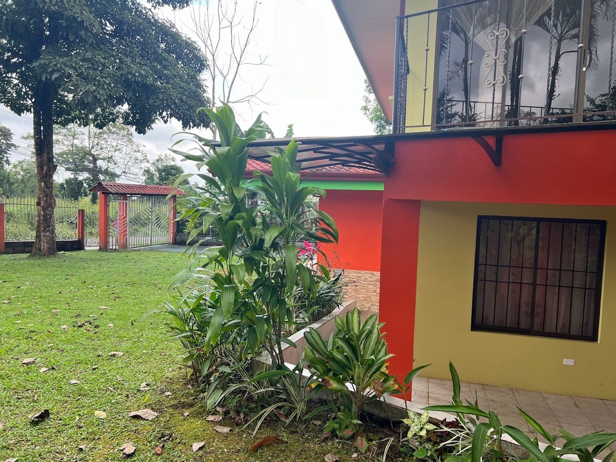 House with Large Garden and Arenal Volcano View in La Fortuna