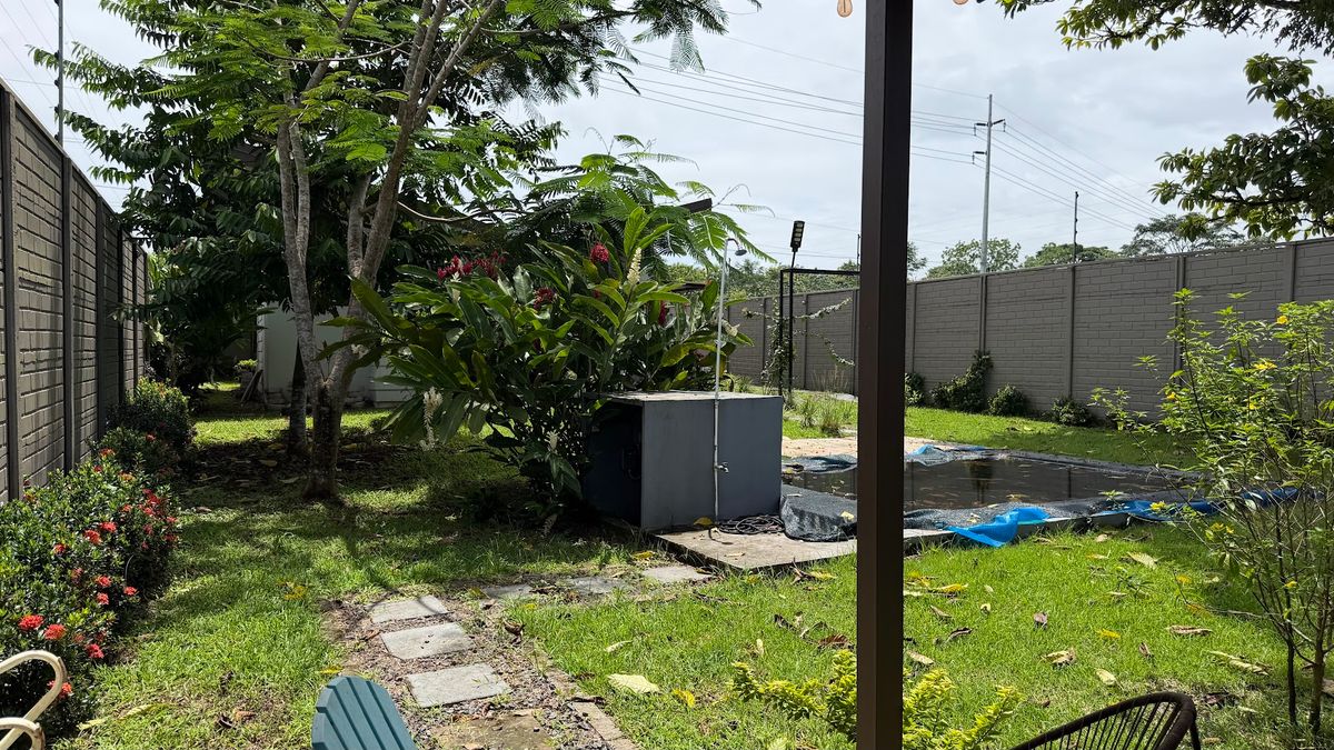 Casa Vacacional con Piscina en Los Ángeles de La Fortuna: Inversión