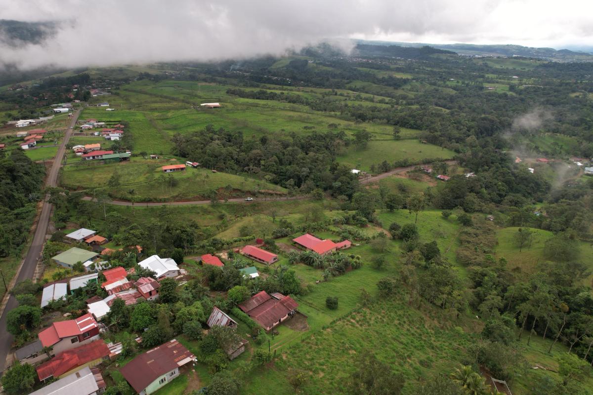 Home with Large Lot for Sale in La Tesalia | San Carlos