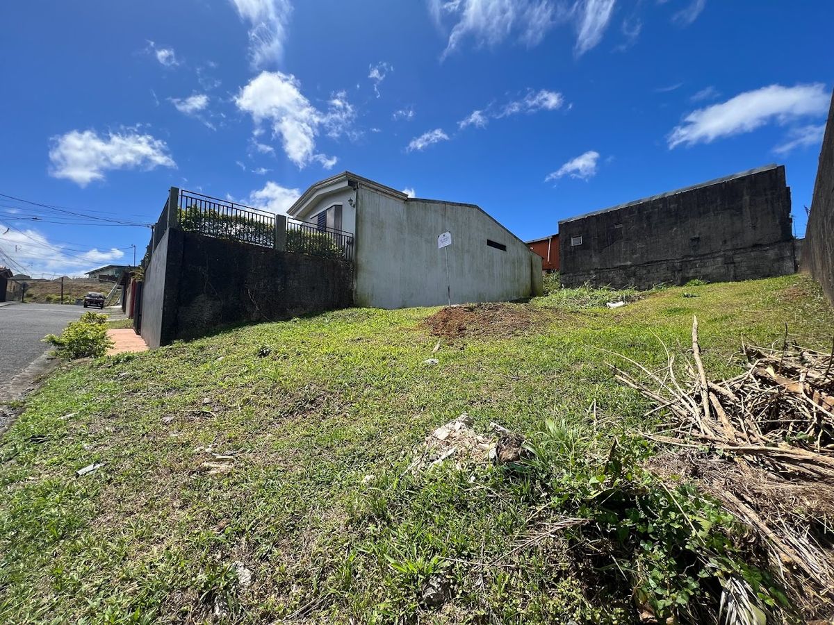 Centrally Located Lot in Ciudad Quesada: Close to the Bus Terminal