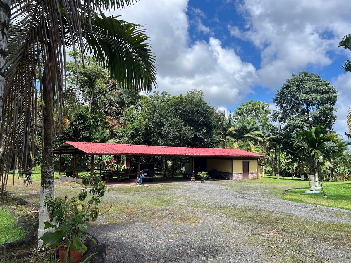 Luxury Estate in Zeta Trece, La Fortuna: Arenal Volcano Views