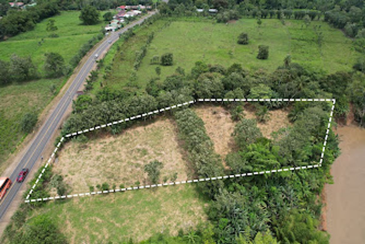 Commercial Land in Boca Arenal: Near Muelle Logistics Hub & Free Trade Zone.