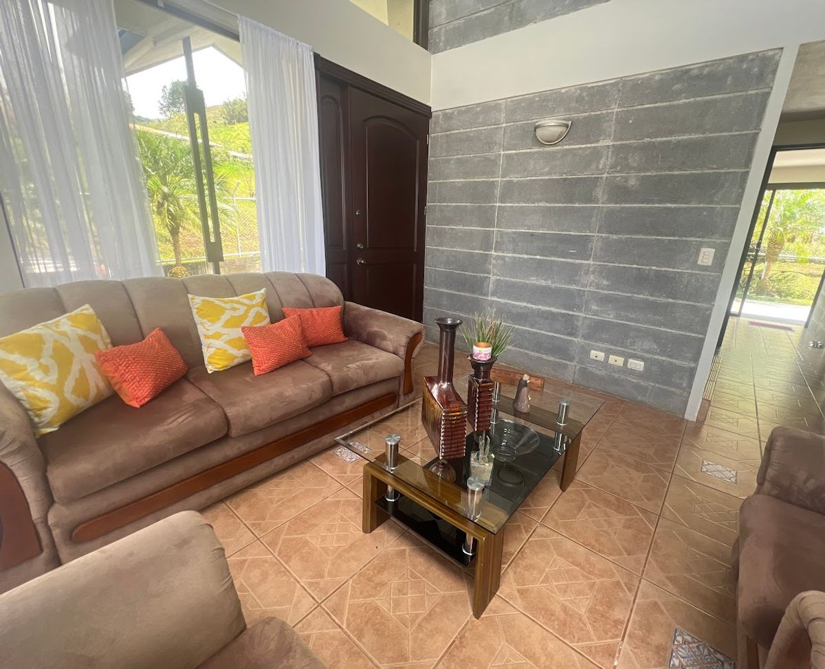 Casa con hermosa vista en Ciudad Quesada