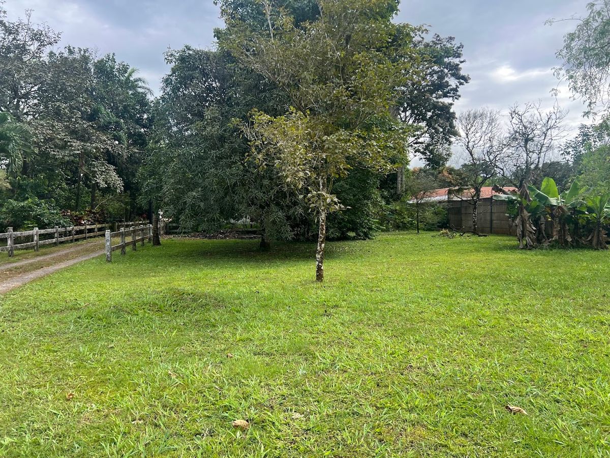 Quinta con Vista al Volcán en La Fortuna: Ideal para Airbnb
