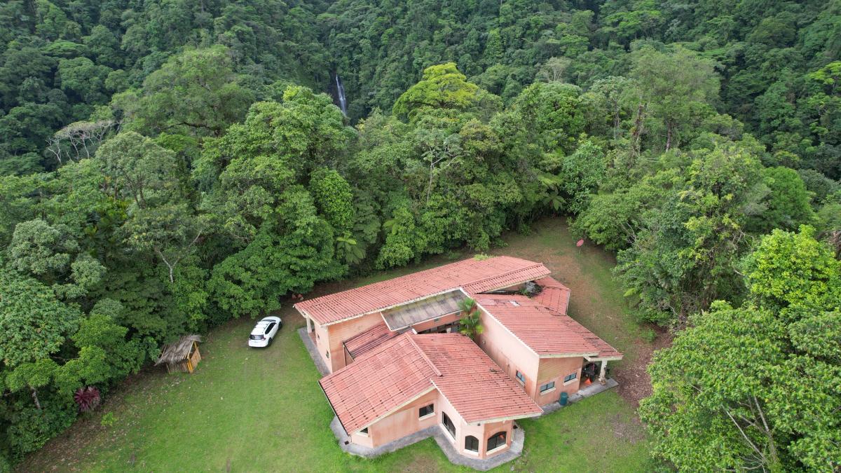 uxury Estate in La Fortuna: Waterfall Views & Mountain Sanctuary