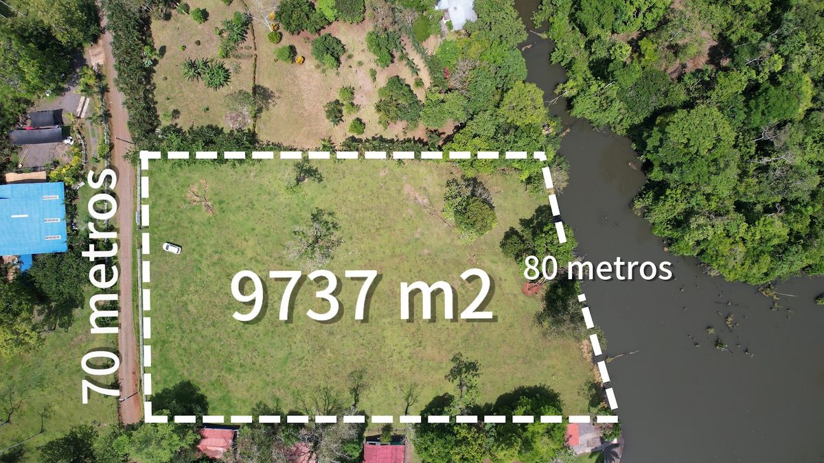 Luxury Lakefront Estate in Cutris: Volcano Views & Nature Sanctuary.
