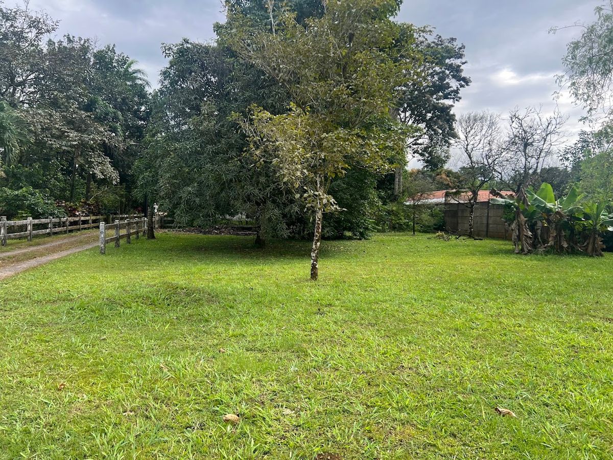 Quinta con Vista al Volcán en La Fortuna: Ideal para Airbnb