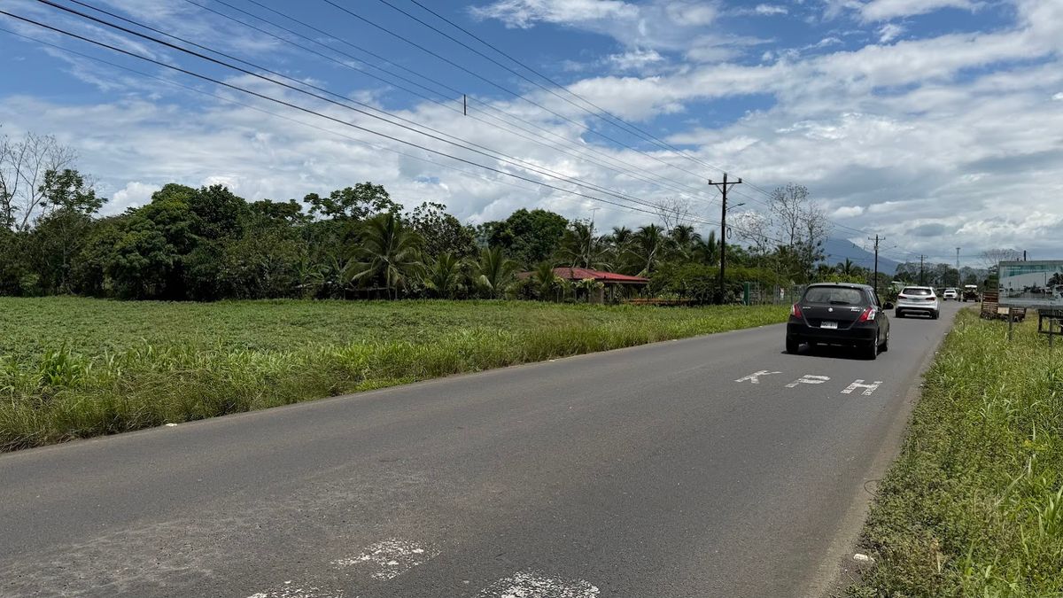 2-Hectare Farm in La Perla, La Fortuna: Commercial Frontage & Peñas Blancas River