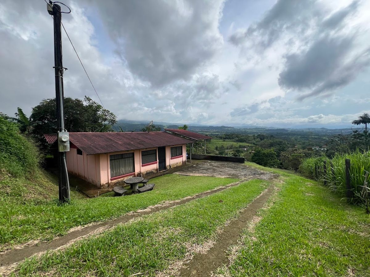 Home with Large Lot for Sale in La Tesalia | San Carlos