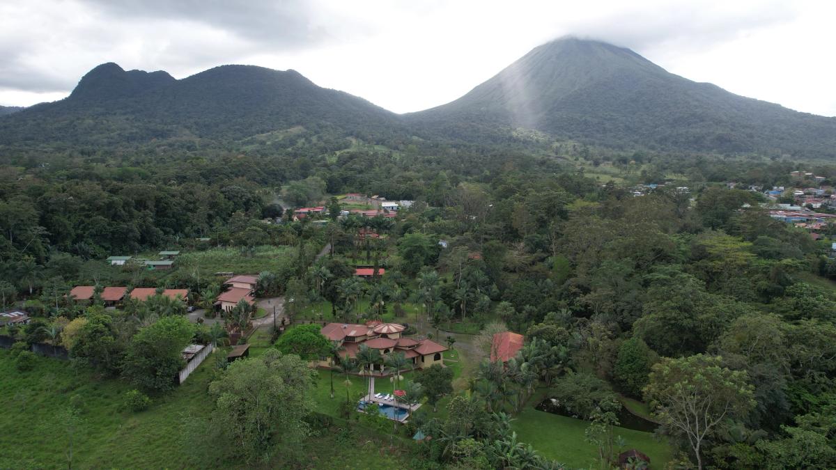 Luxury Estate in Zeta Trece, La Fortuna: Arenal Volcano Views