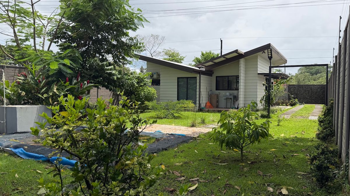Casa Vacacional con Piscina en Los Ángeles de La Fortuna: Inversión