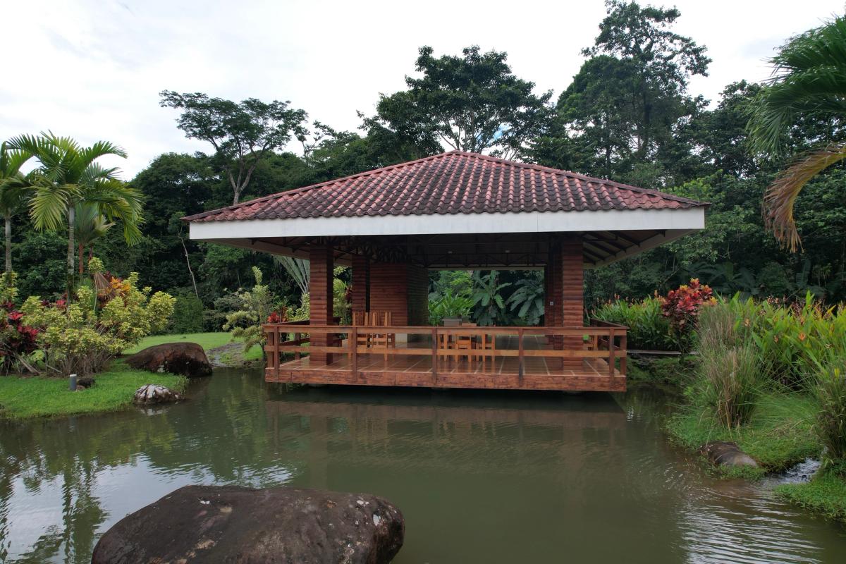Turnkey Rustic Cabin in  Condominium, La Fortuna: Airbnb