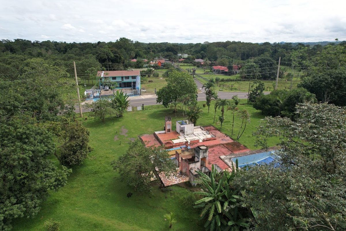 Terreno Comercial en Muelle de San Carlos: Gran Frente y Plusvalía