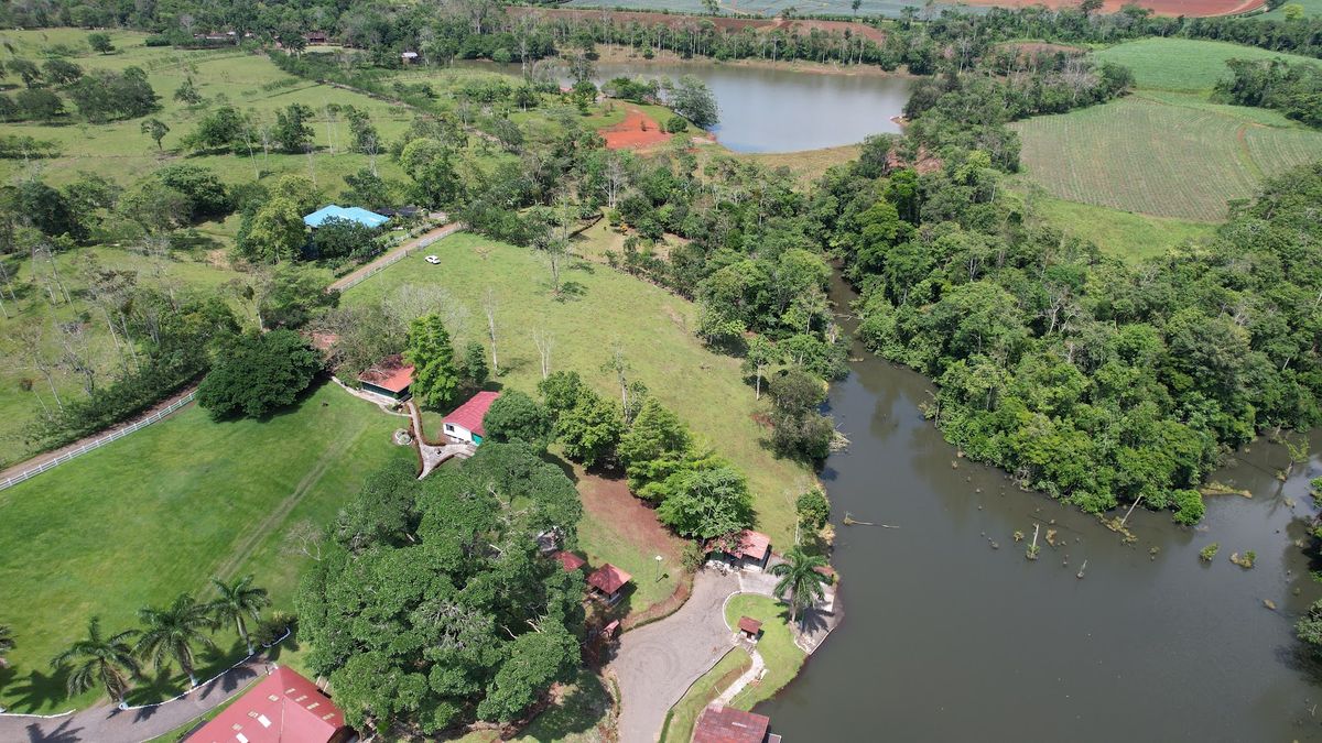 Luxury Lakefront Estate in Cutris: Volcano Views & Nature Sanctuary.