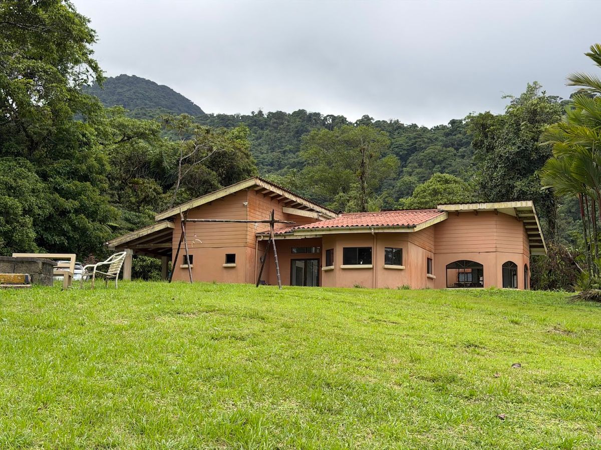 uxury Estate in La Fortuna: Waterfall Views & Mountain Sanctuary