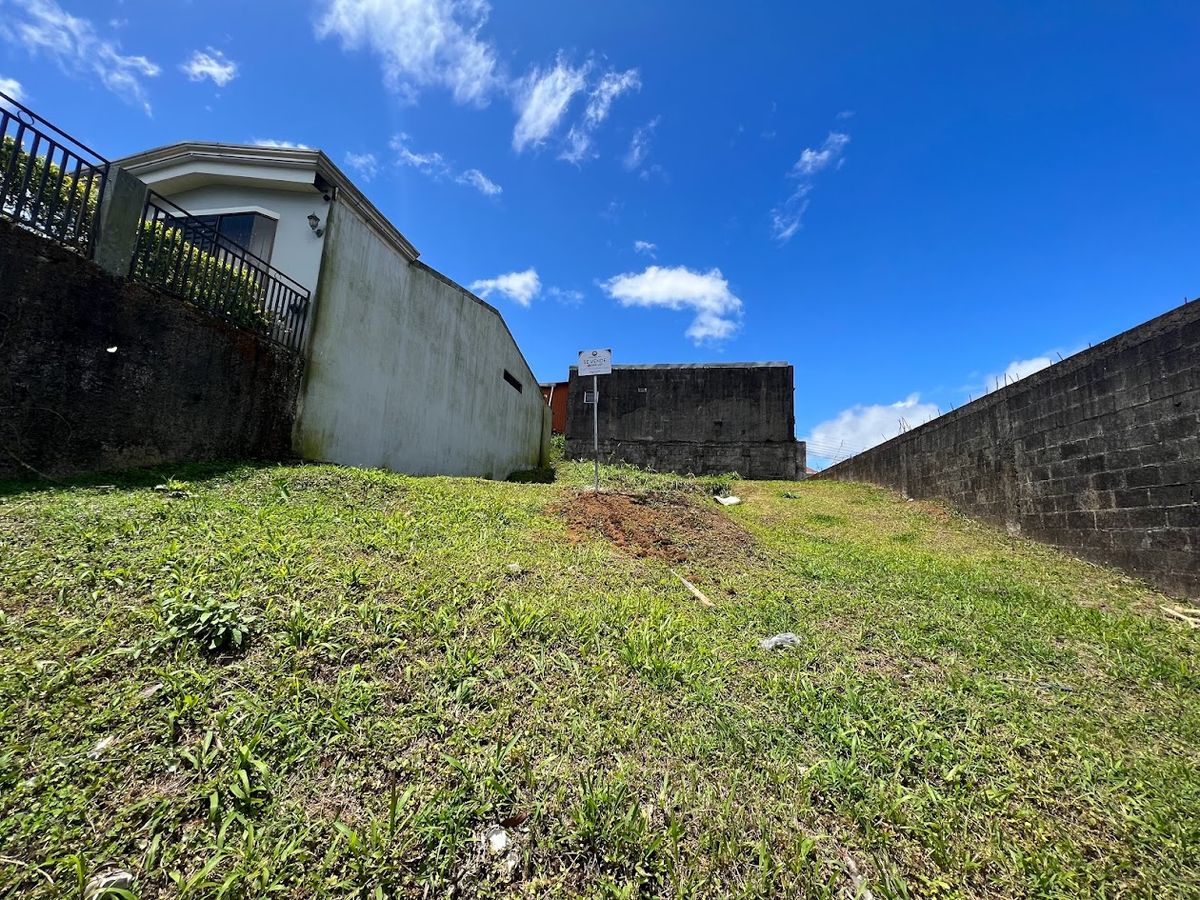 Centrally Located Lot in Ciudad Quesada: Close to the Bus Terminal