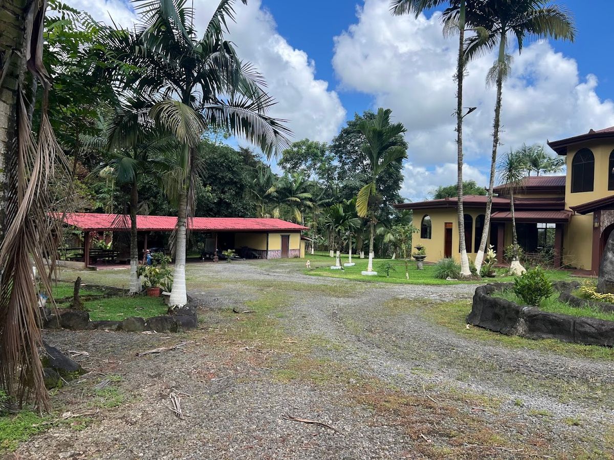 Luxury Estate in Zeta Trece, La Fortuna: Arenal Volcano Views