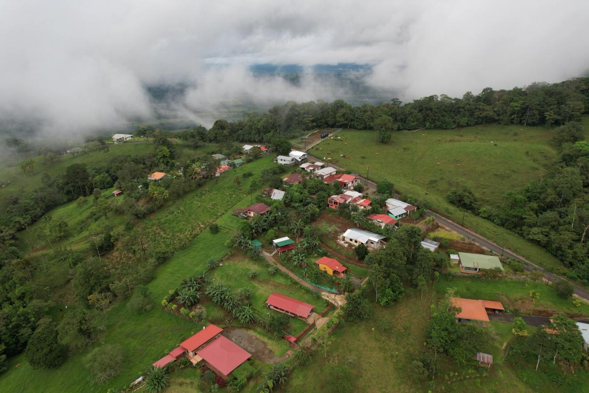 Home with Large Lot for Sale in La Tesalia | San Carlos
