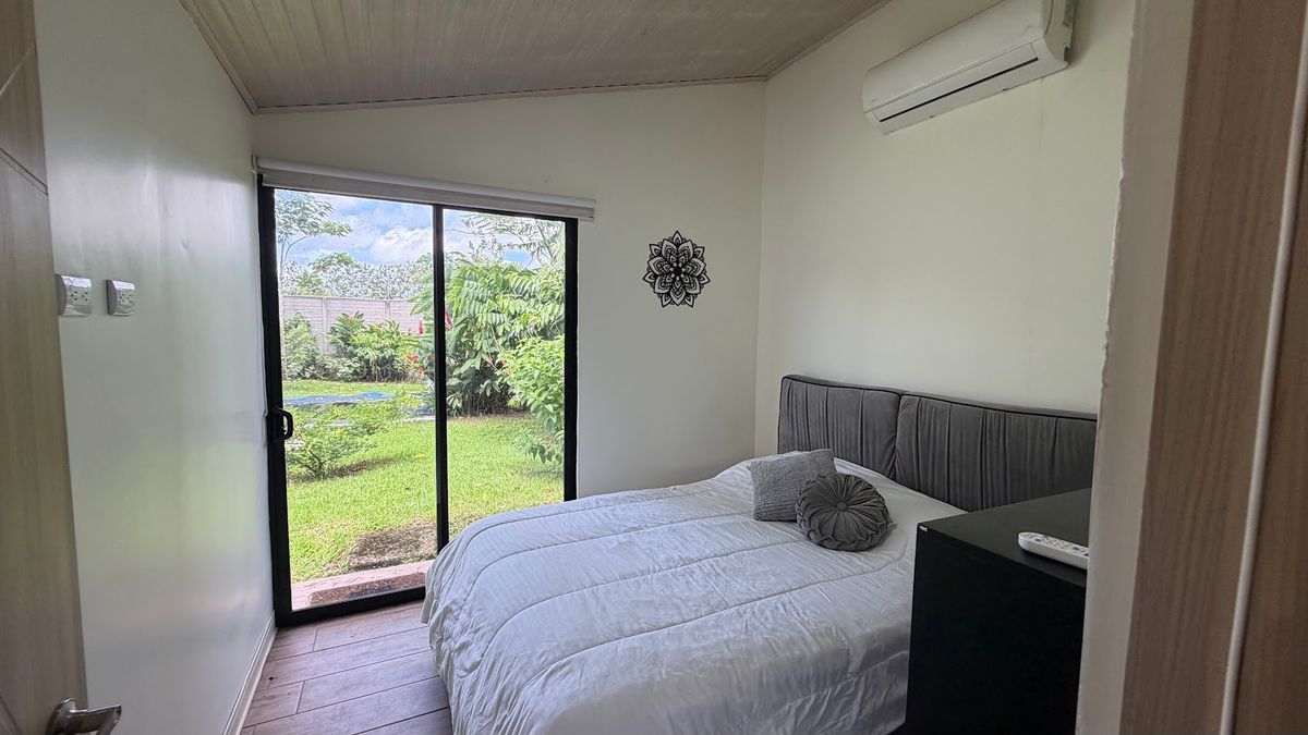 Casa Vacacional con Piscina en Los Ángeles de La Fortuna: Inversión