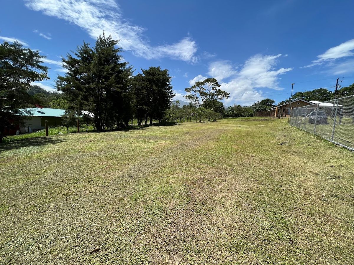 Lote en Ciudad Quesada, cerca de UTN: Invierta en apartamentos