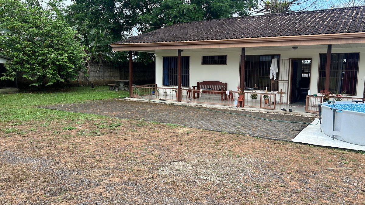 Quinta con Vista al Volcán en La Fortuna: Ideal para Airbnb