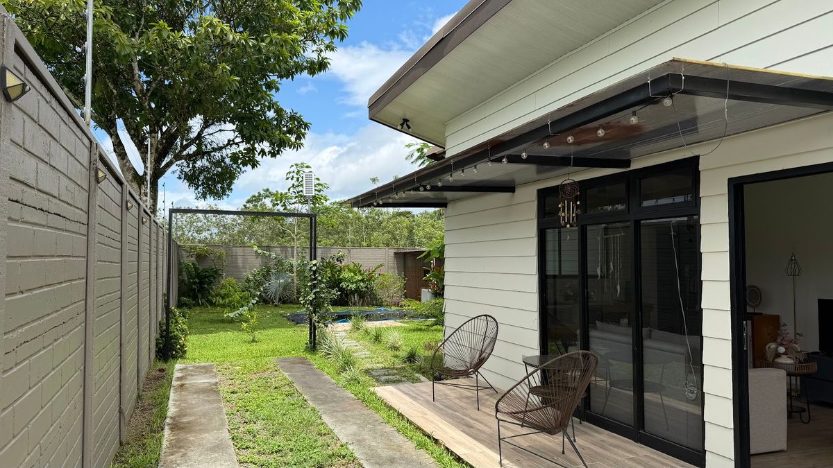 Casa Vacacional con Piscina en Los Ángeles de La Fortuna: Inversión