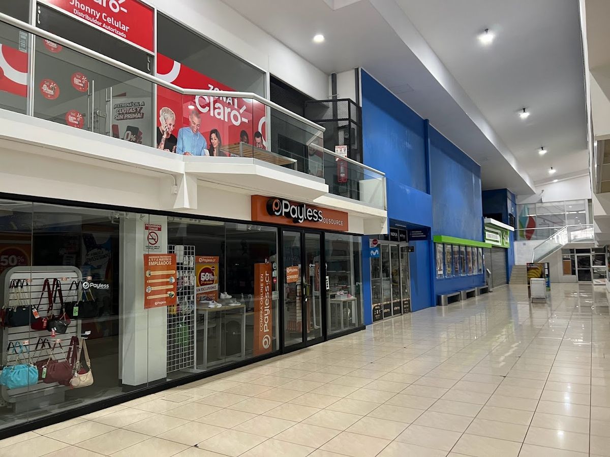 Locales comerciales en Plaza San Carlos: Propiedades de uso comercial