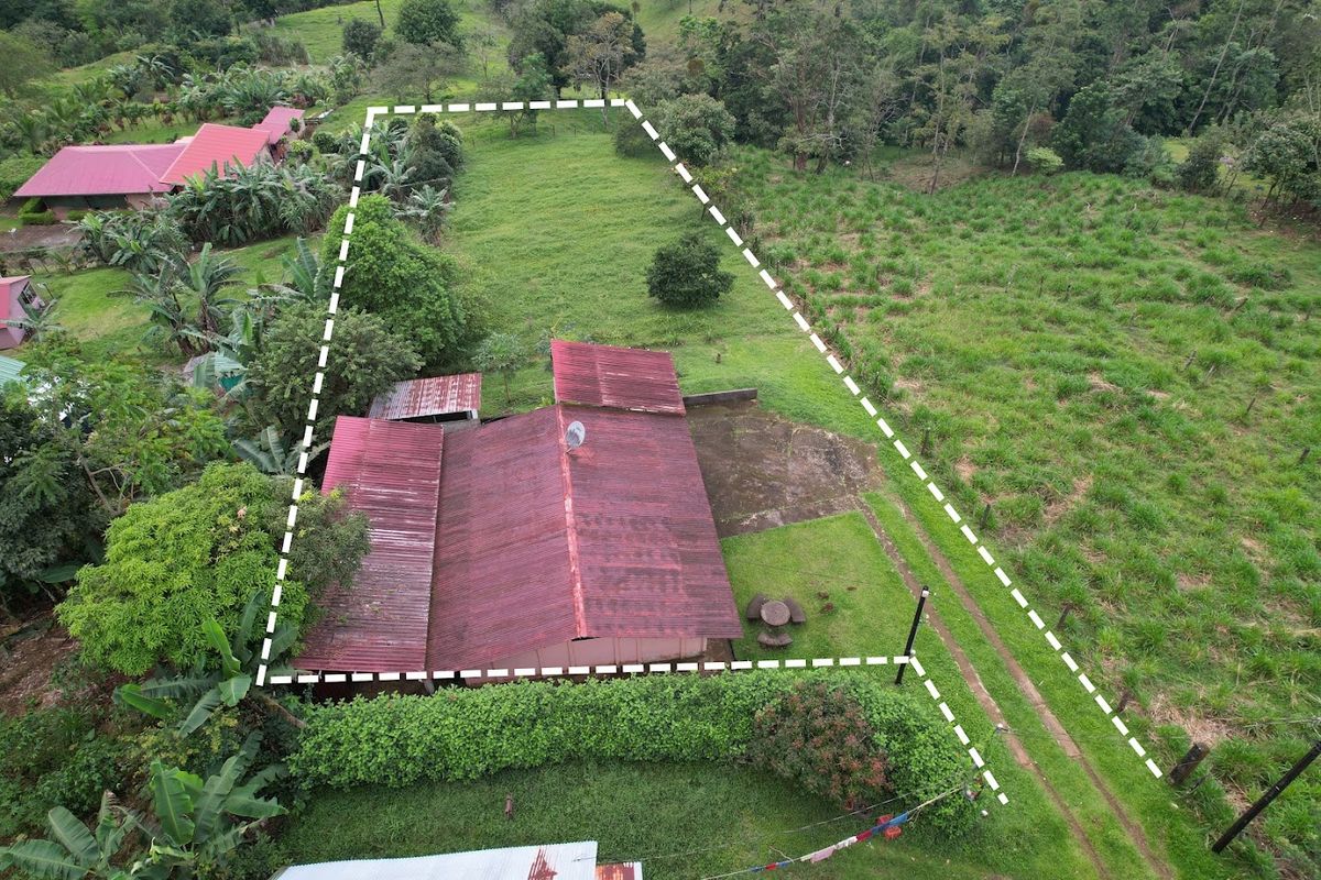 Home with Large Lot for Sale in La Tesalia | San Carlos