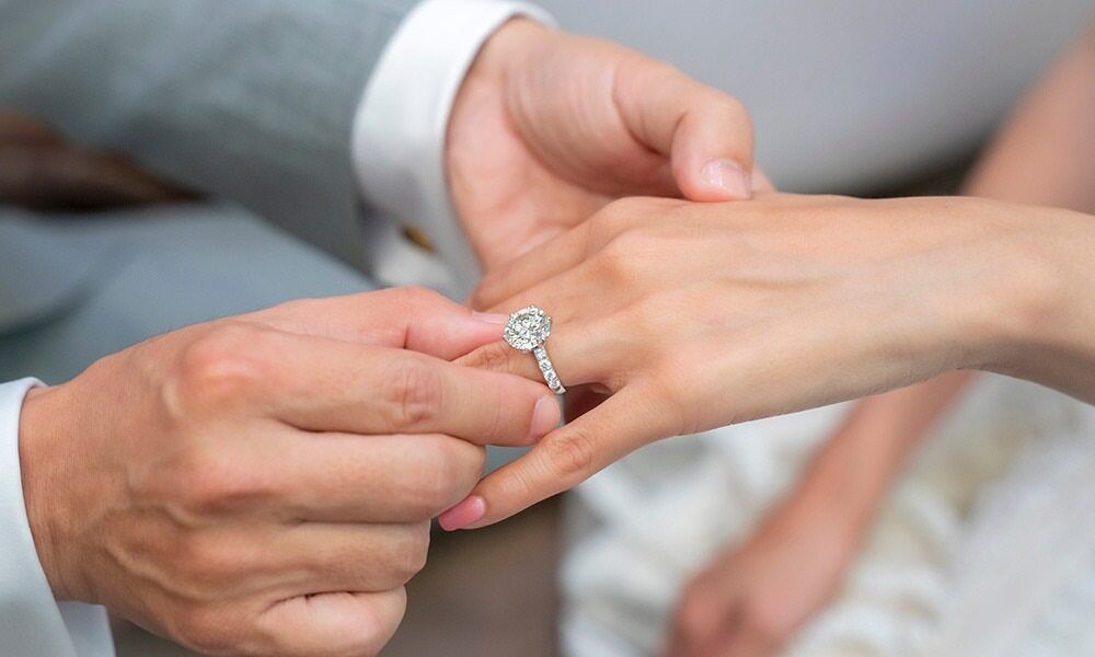 Diamond wedding ring