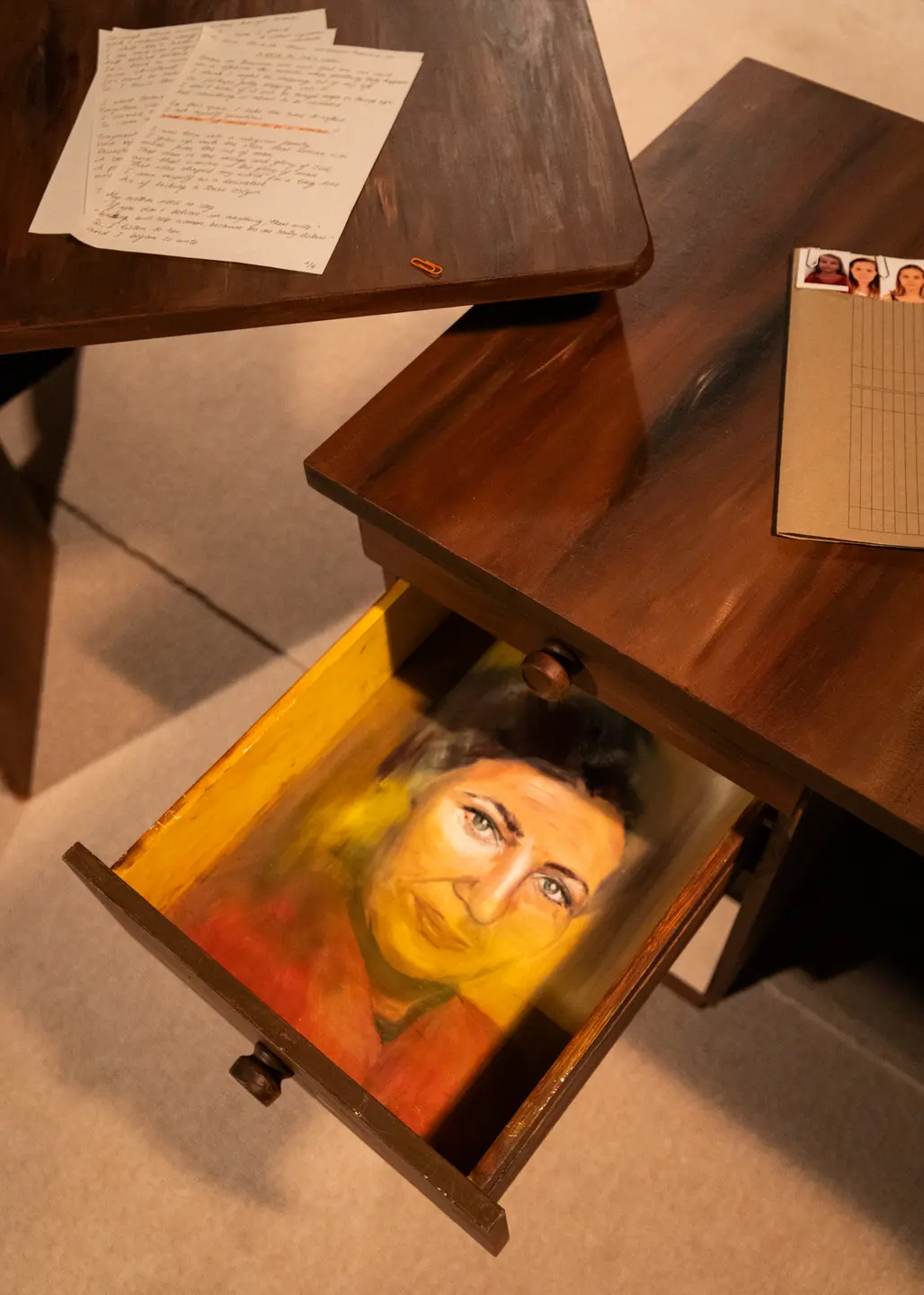 A DESK OF ONE’S OWN - Aurore Mesot