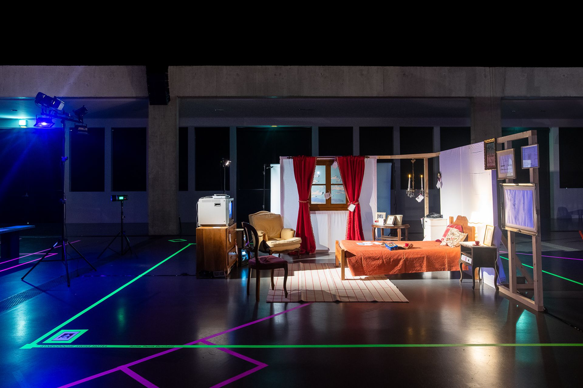 Synecdoche, Swiss Hotel