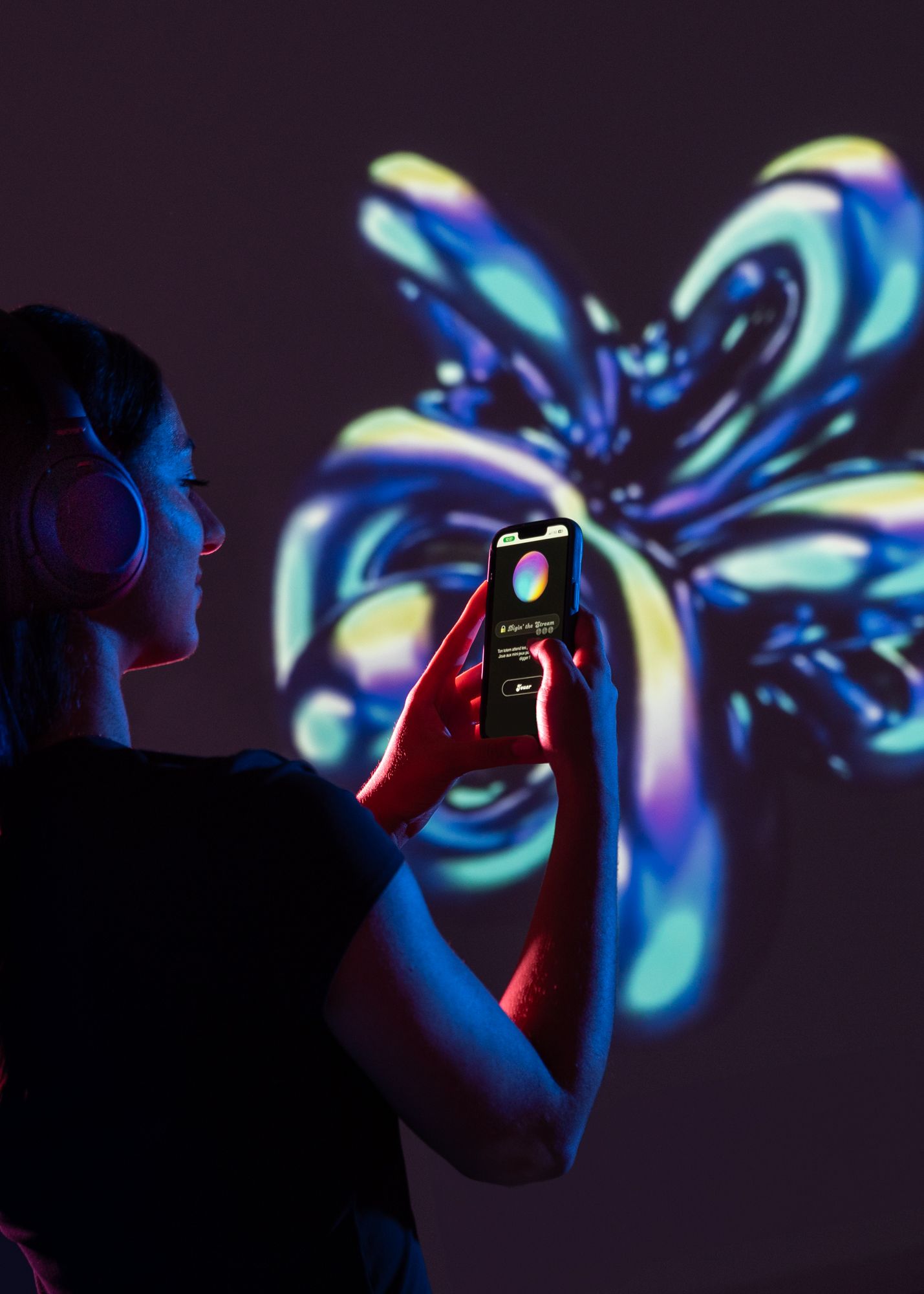 Digging in the stream - Leyla Benkais