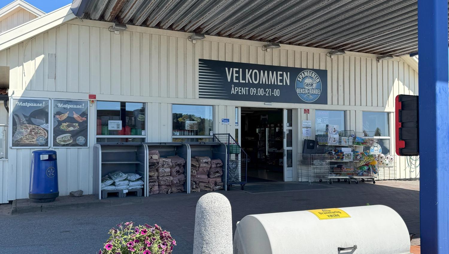 Fasade Spangereid Bensin og Handel