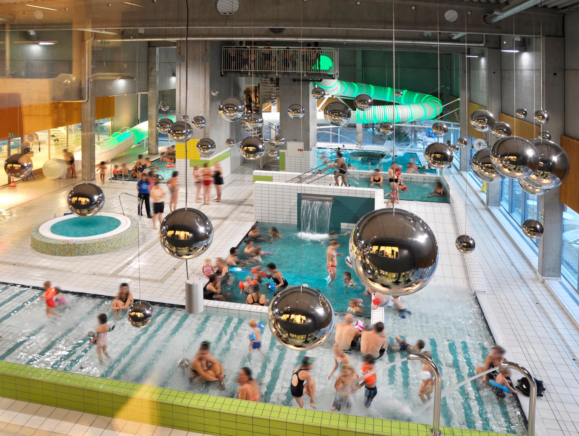 Child play and bathing arena