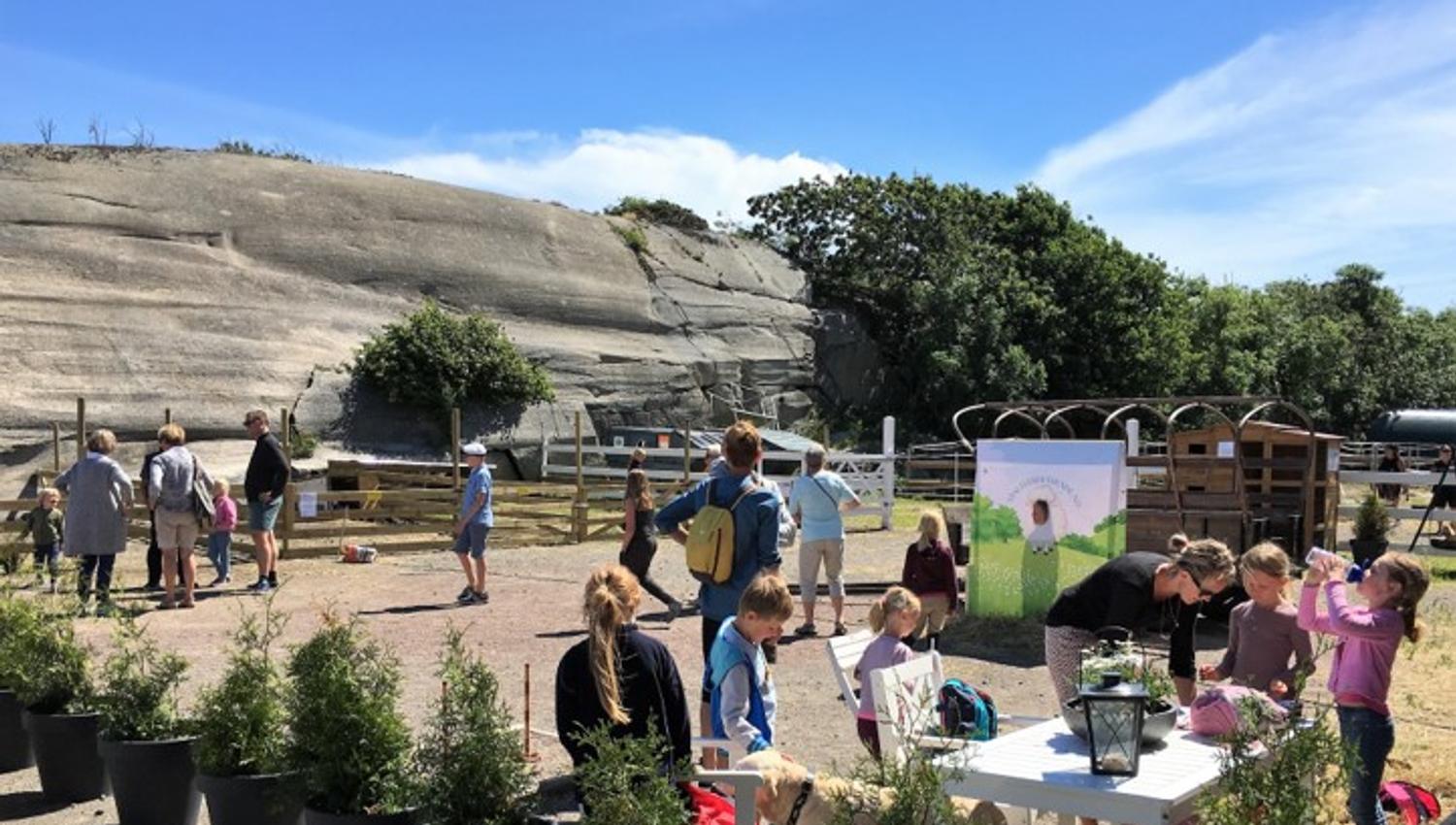 Mange barn på Stall Verdens Ende