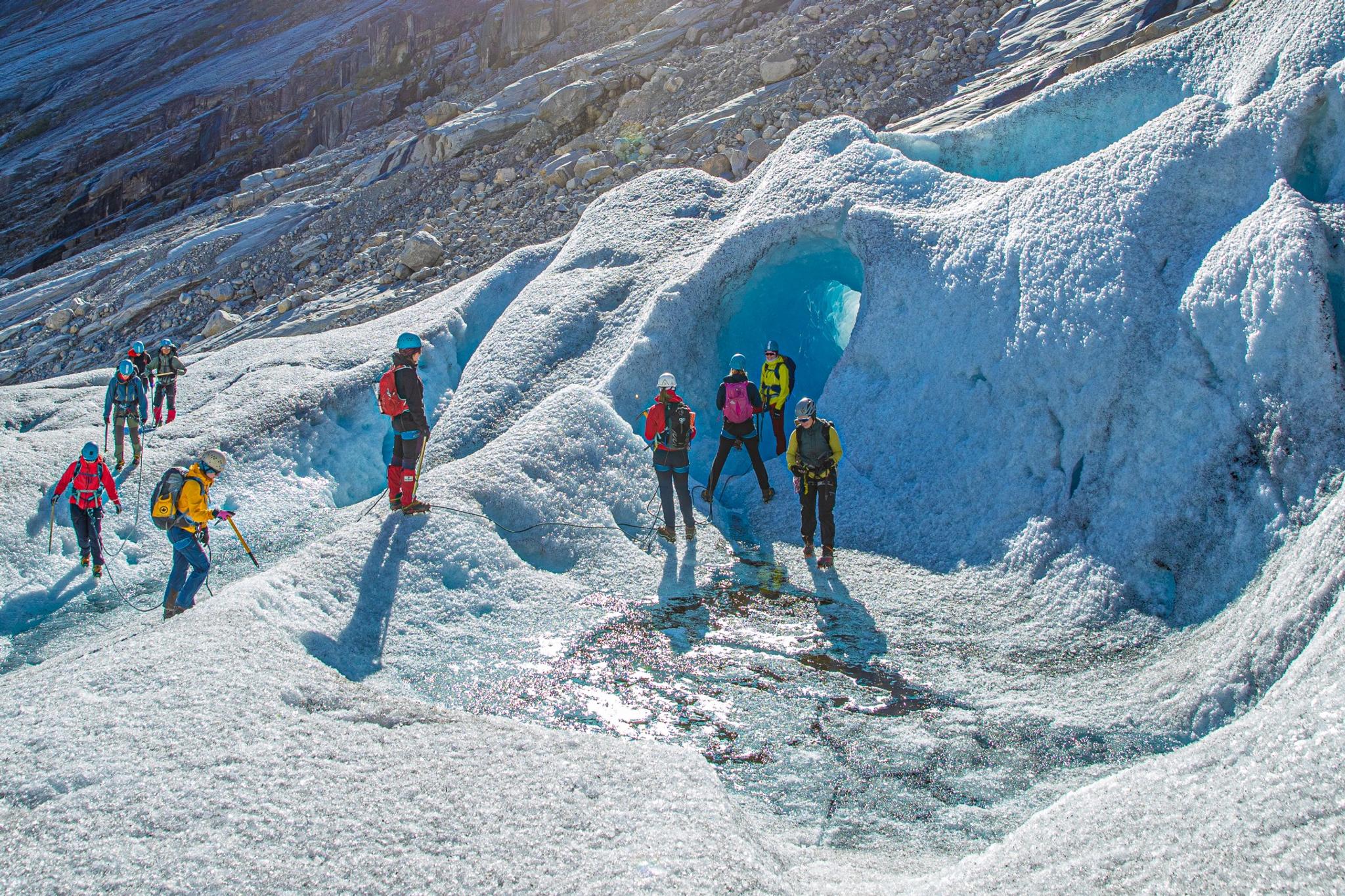 X-tra short blue ice hike