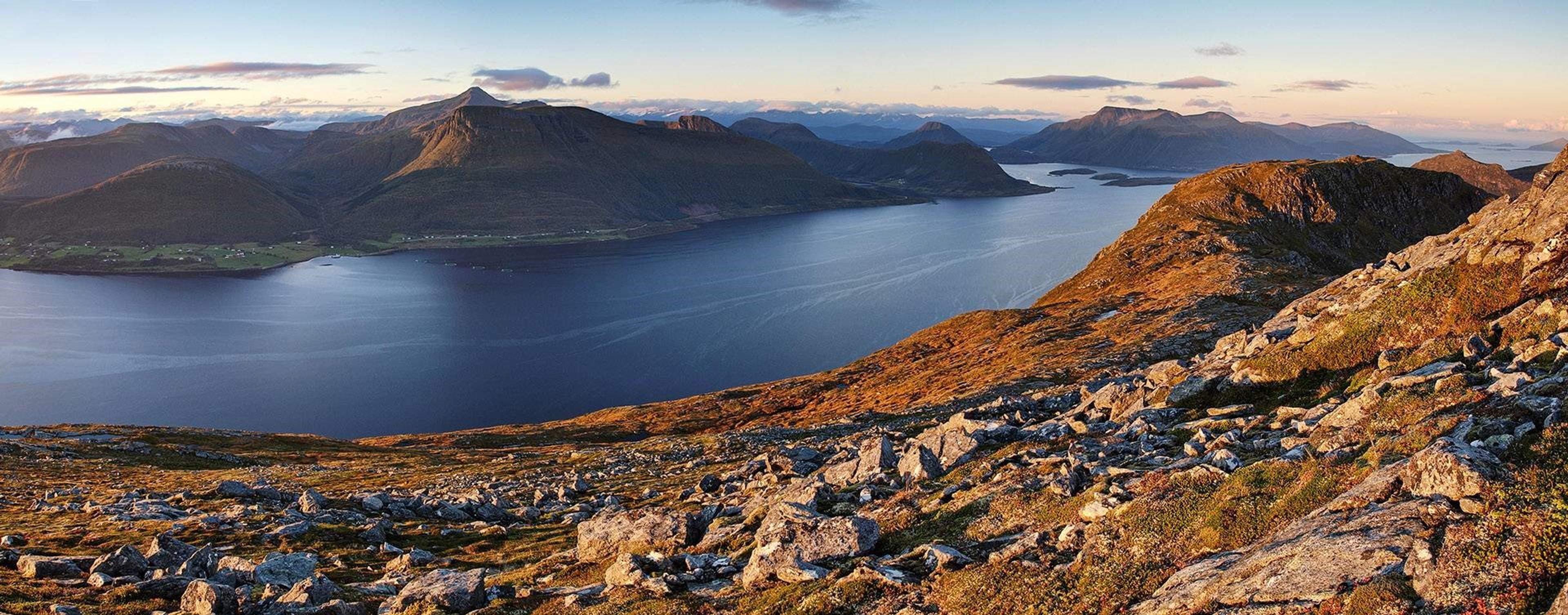 Four peaks in Midsund with Utendørs AS