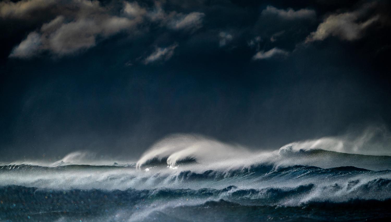Storm på Hellestøstranden