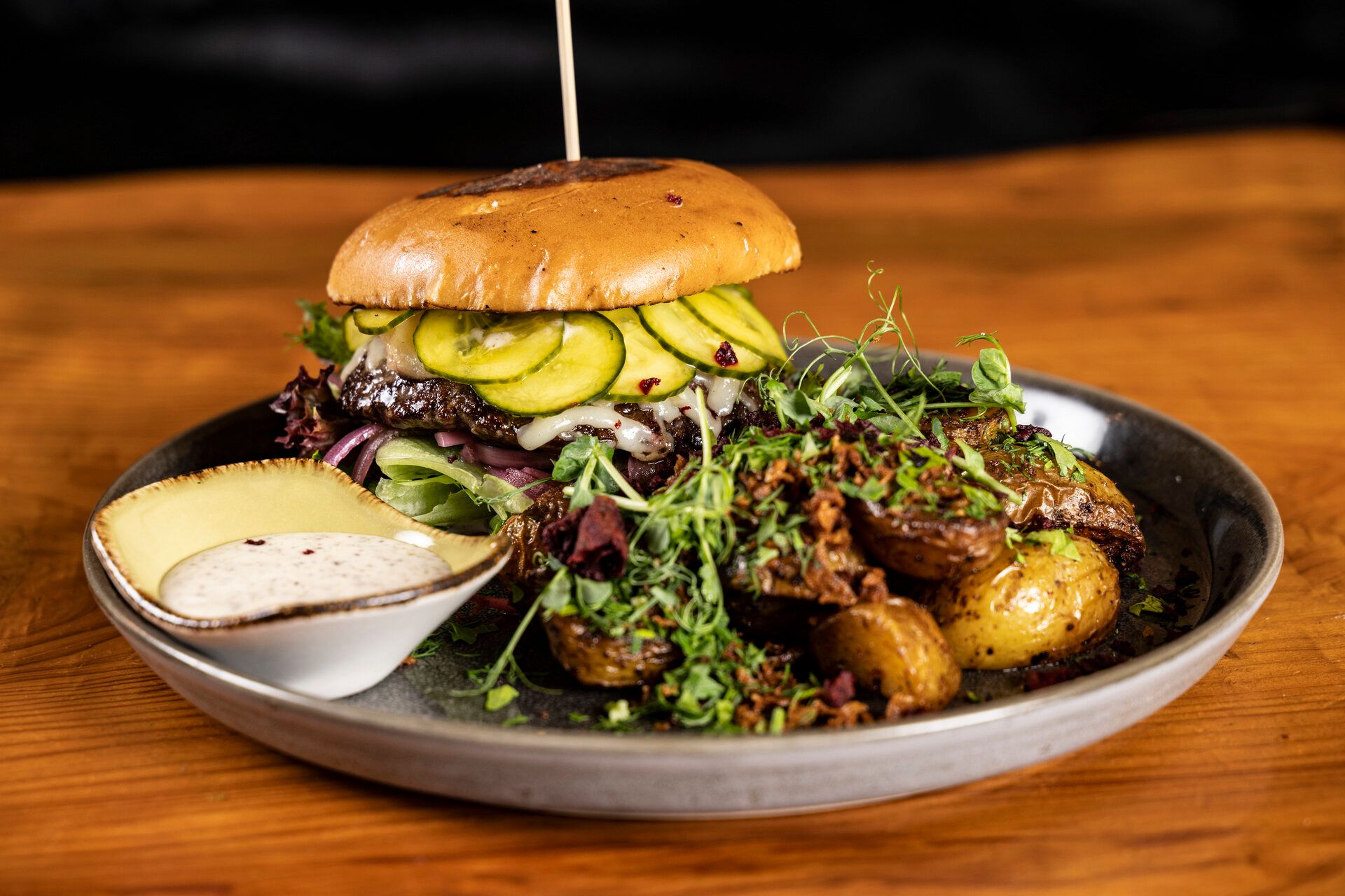 Ægir Brewpub hamburger