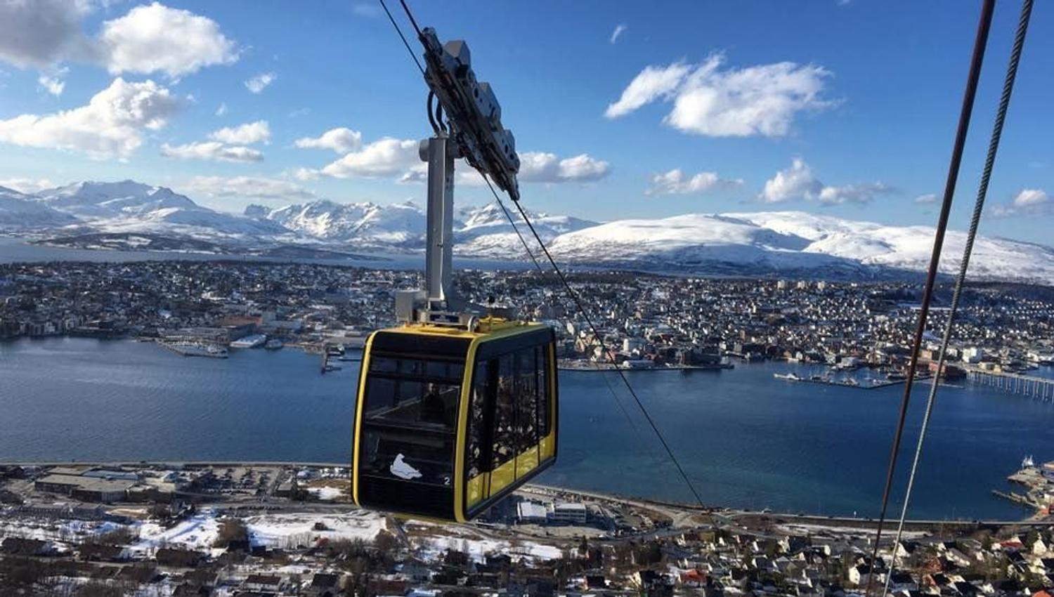Fjellheisen med Tromsø i bakgrunnen