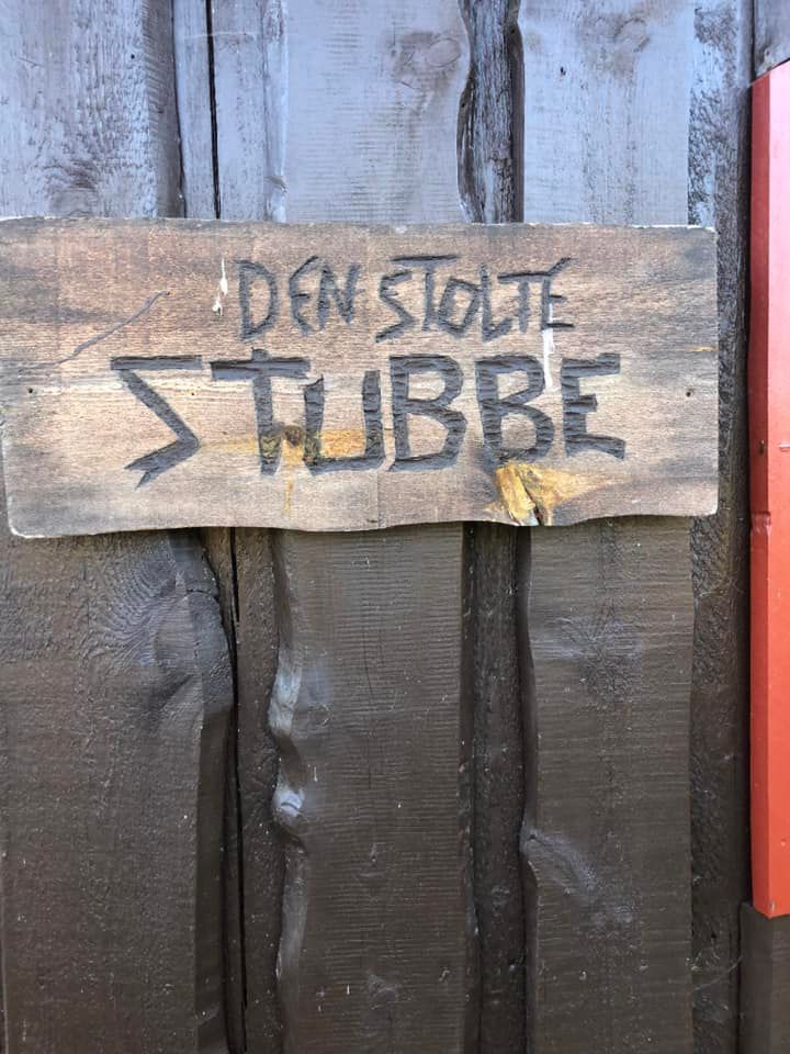 Skilt, "Den store stubbe"