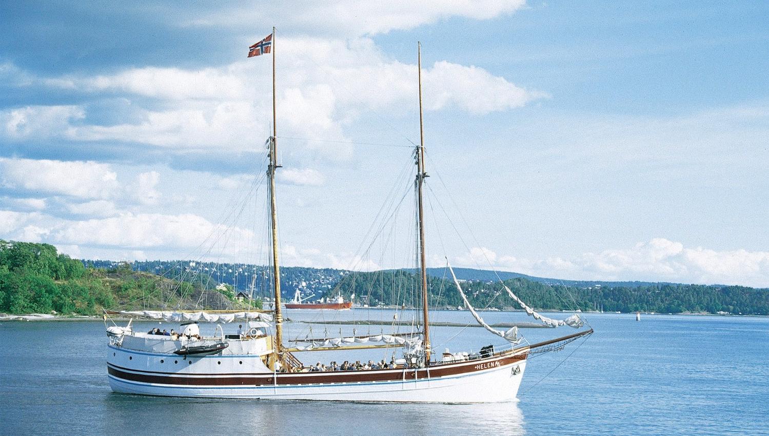 big historic sailship