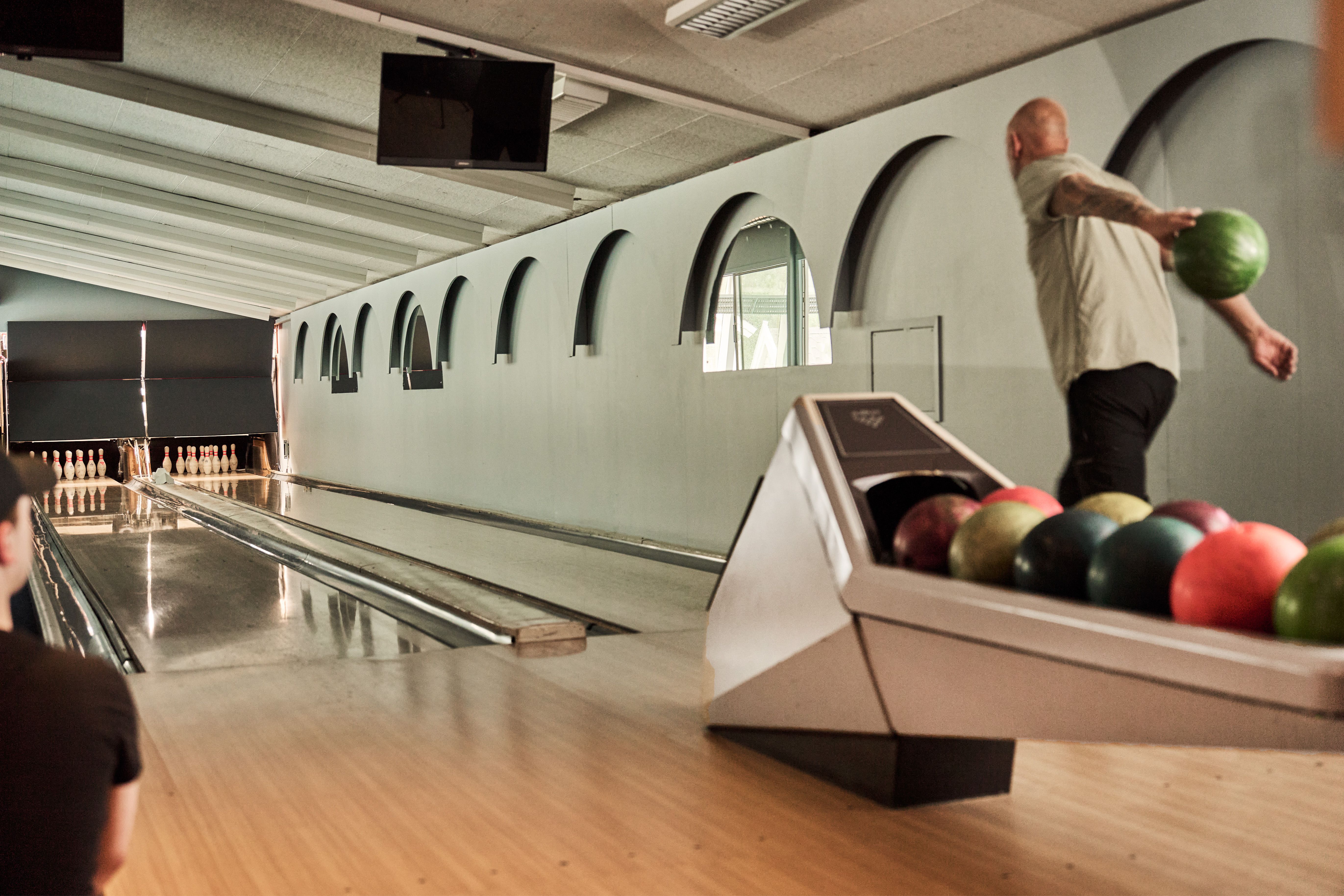 Bowlinghall på Hotel Ullensvang – aktivitetar for heile familien.