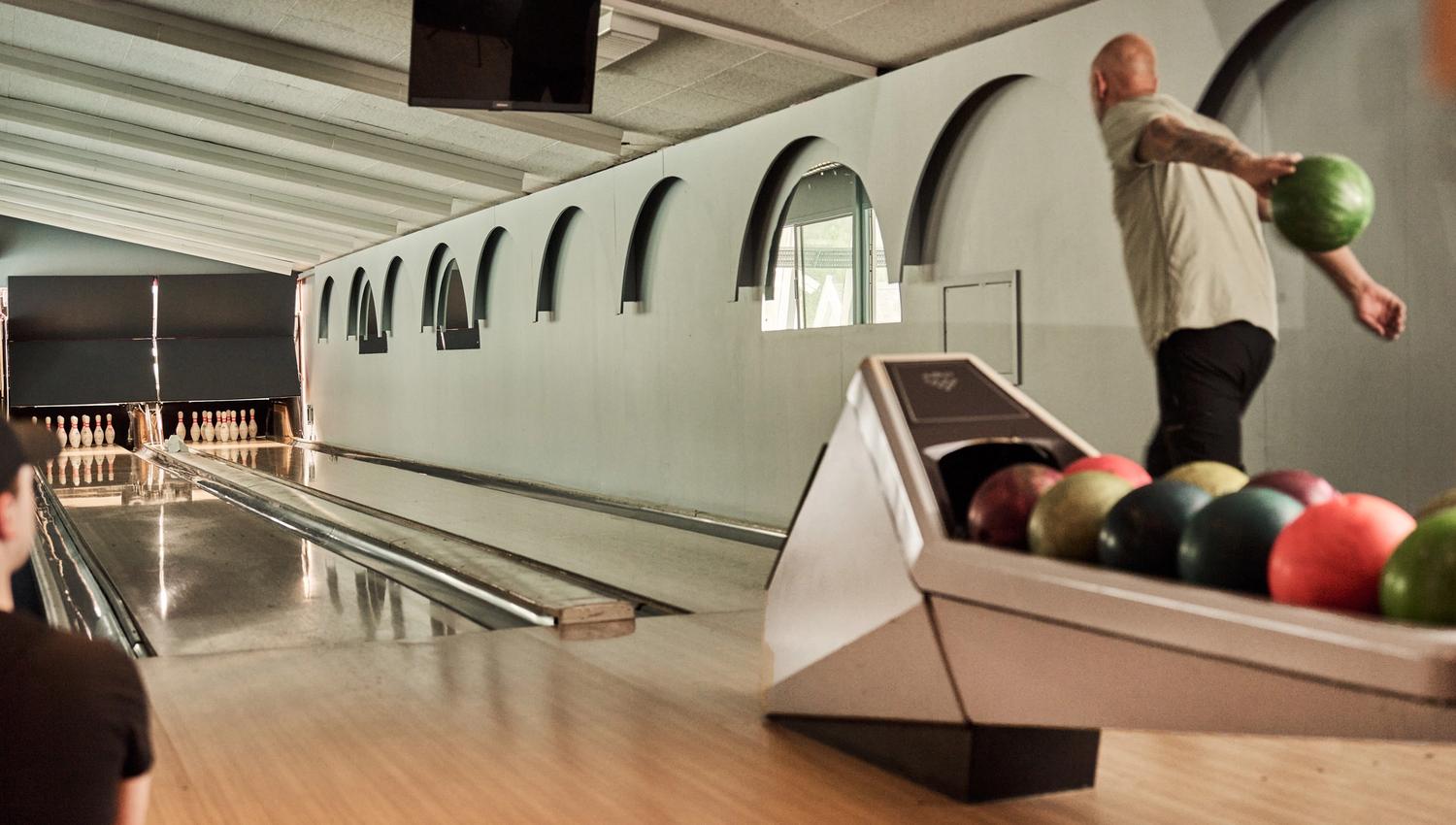 Bowlinghall på Hotel Ullensvang – aktivitetar for heile familien.