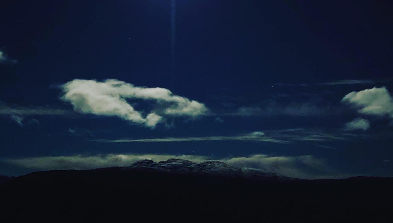 Måneskin over fjorden, sett frå Hardanger Panorama Lodge.