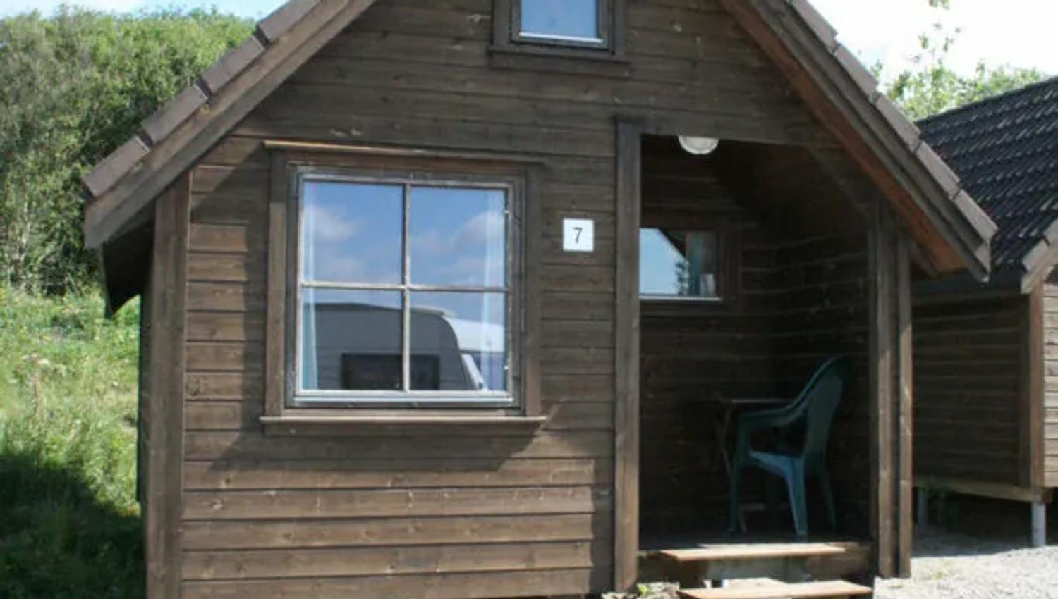 Cabin for 4 people without water