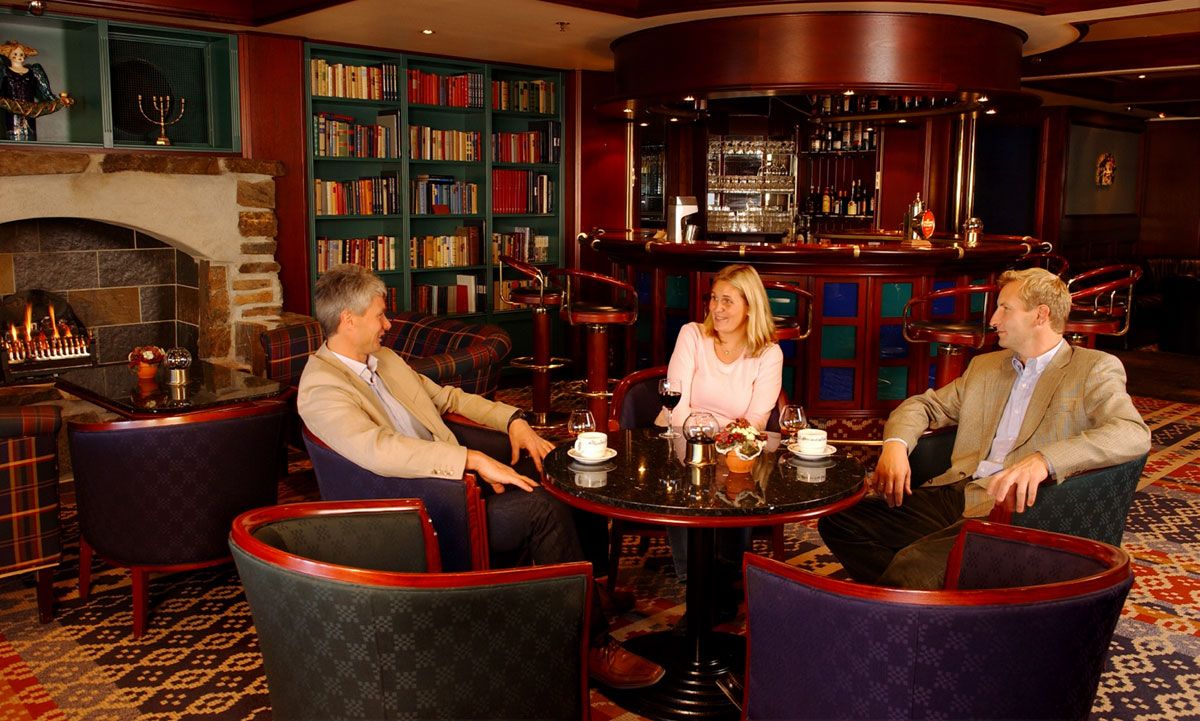 Storefjell Resort Hotel has a pianobar 