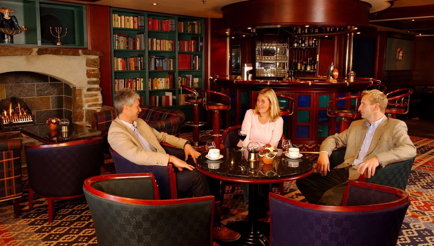 Storefjell Resort Hotel has a pianobar