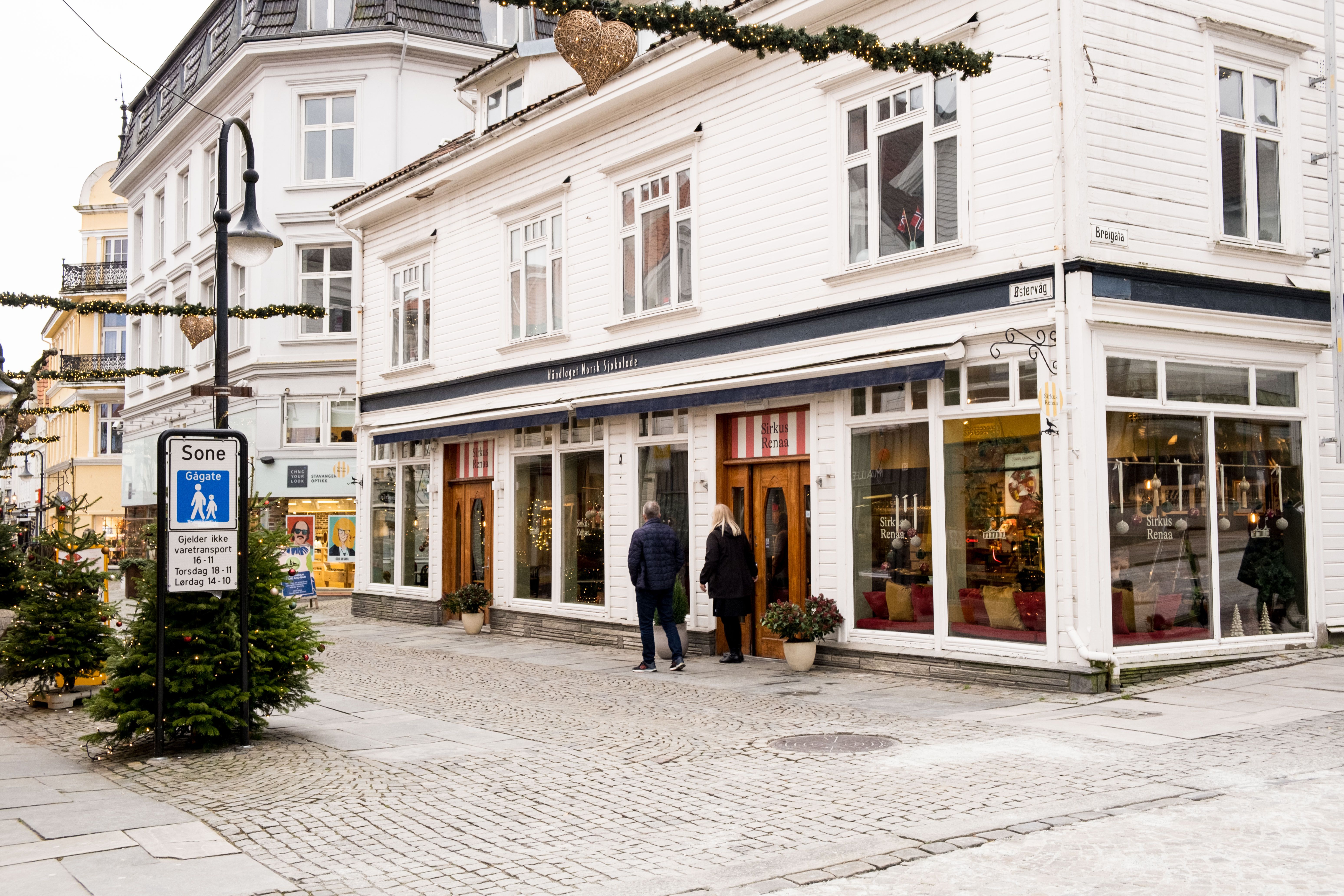 The cafe's location is in the pedestrian street; Østervåg in Stavanger